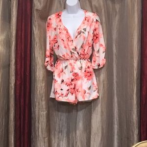 One piece floral shortset